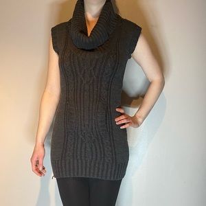 Dark grey short sleeve sweater
